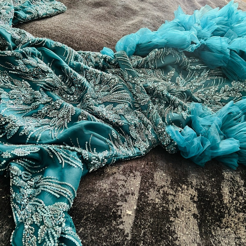 Elegant Blue Ruffled Gown - Picture 2 of 7